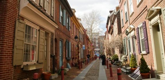 Elfreth's Alley is said to be the oldest continuously inhabited street in American. Courtesy Encyclopedia of Greater Philadelphia.