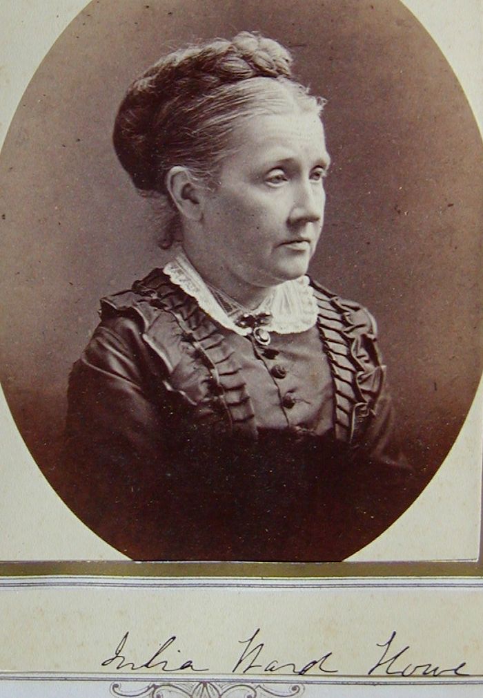 Julia Ward Howe signed a carte de visite around 1870. Grosvenor Collection.