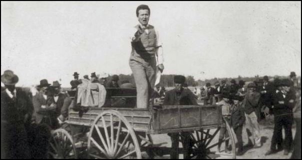 La Follette speaking from a wagon, 1897. Wisconsin Historical Society.