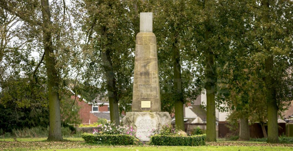 The Pilgrim Fathers Monument in Immingham commemorates the departure of the Pilgrims from England in 1608. Immingham Heritage.