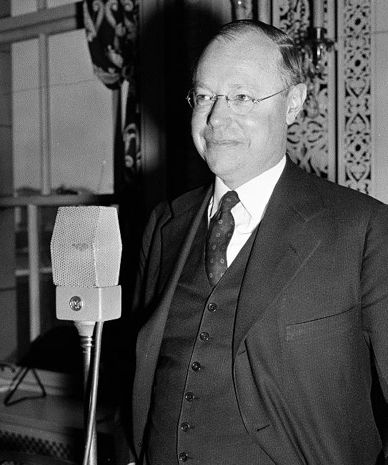 President Taft's son, Robert Taft, became Senate Majority Leader. As a leading conservative, he fought against FDR's New Deal and cosponsored the Taft–Hartley Act of 1947, which banned closed shops and other labor practices.