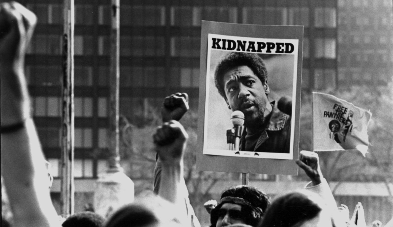 Protesters the New Haven Green demonstrate against the trial of Black Panther co-founder Bobby Seale. Photo by Stephen West, Yale University Library.