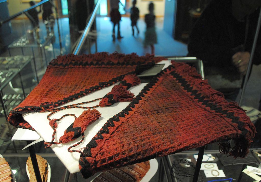 a ladies shawl was recovered from the wreck