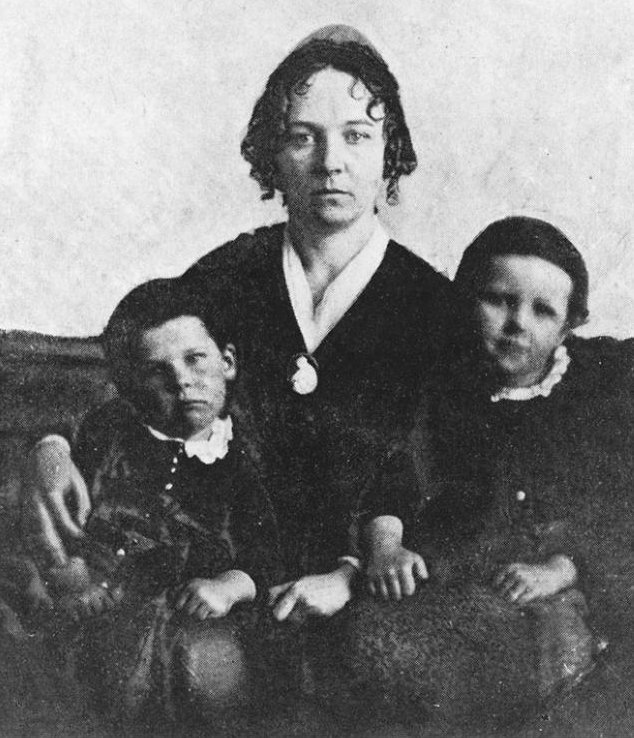Elizabeth Cady Stanton posed in 1848 with two of her three sons, Daniel and Henry.