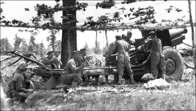 A field artillery units learns to operate a 155mm cannon during the Louisiana Maneuvers. Fort Polk Museum.
