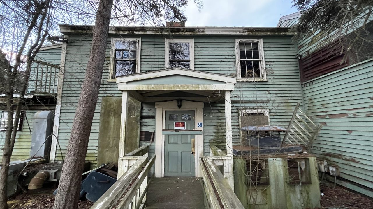 The Glover House today is in a sorry state, but preservation experts have determined that the "bones" of the building are sound. Edwin Grosvenor