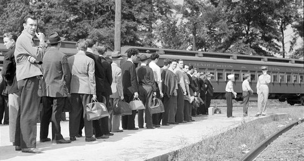 New recruits arrived at Parris Island station in 1942. Library of Congress.