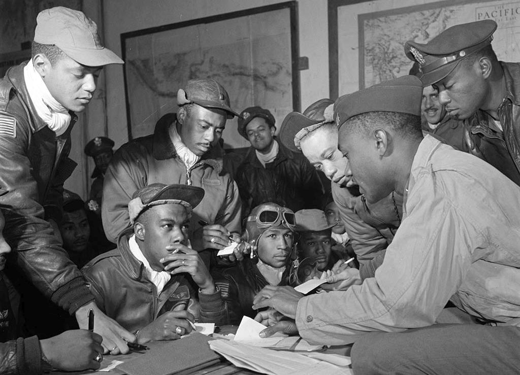Tuskegee_airmen_at_Ramitelli_Italy_March_1945_Courtesy_Library_of_Congress__2007675064