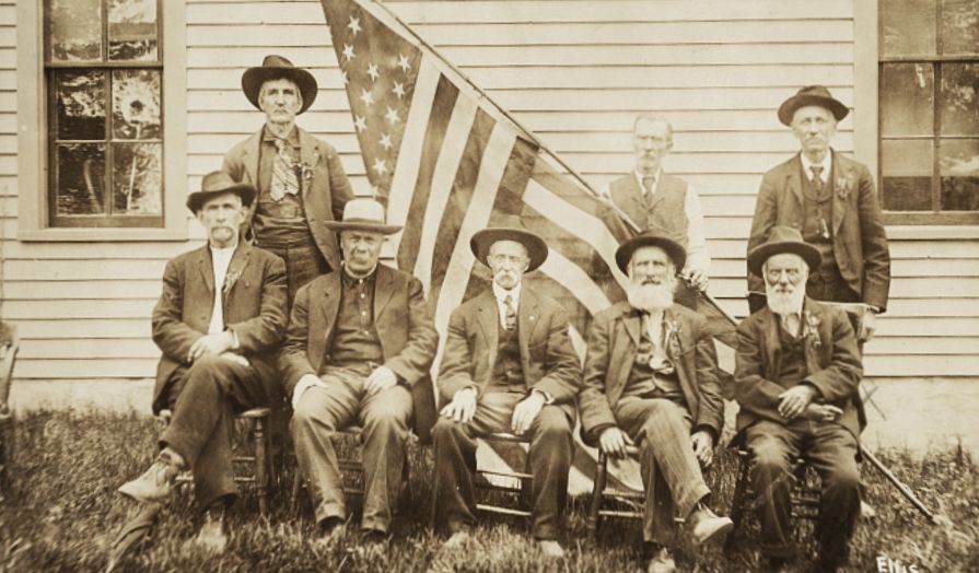As a young man, Catton became fascinated with the Civil War when he met with veterans like these members of the Michigan 5th Volunteer Cavalry. Library of Congress.