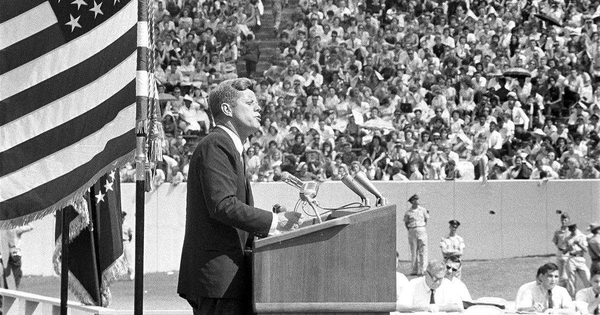 J F Kennedy アメリカンドリームの栄光と悲劇 ezgif-1-9d7d73e55a.jpg?h=