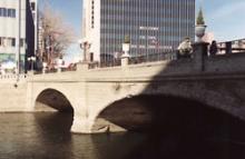 Virginia Street Bridge